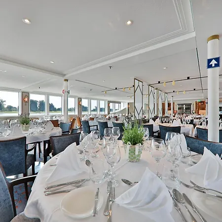 Hotelschiff Lady Diletta Szálloda Köln